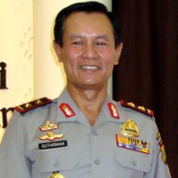 Kapolda Metro Jaya Ngantor Berkendara Mobil Patroli