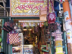 Toko Souvenir Arwana