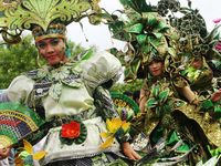 Karnaval Batik Solo di Monas