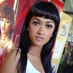 Julia Perez: Dewi Persik Bukan Level Saya