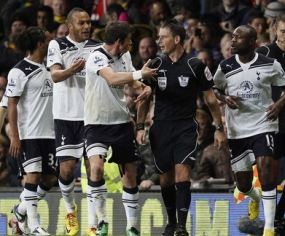 Spurs Musuhi Clattenburg