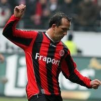 Frankfurt Merangkak ke Posisi Empat