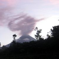 Heboh Foto Awan Puncak Merapi Berbentuk Kepala Petruk