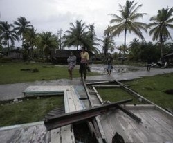Sumsel Bantu Mentawai dan Merapi