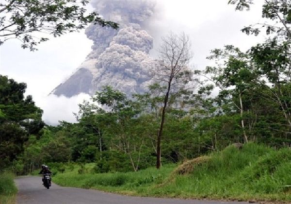Menghindari Awan Panas Merapi