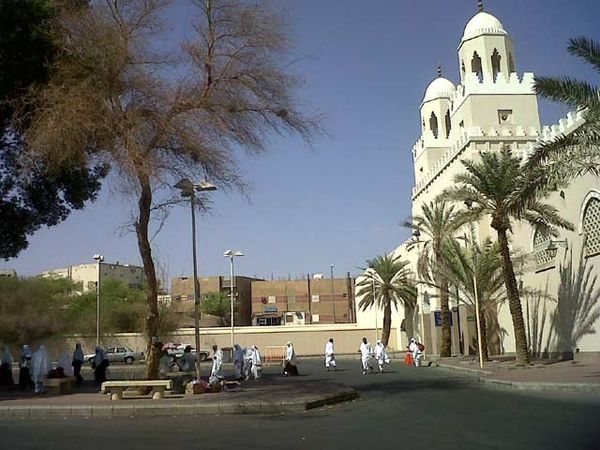 Jamaah Haji Miqat di Masjid Bir Ali