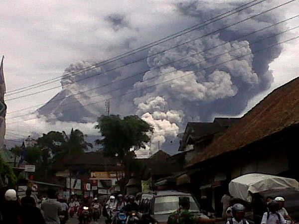 Merapi Kembali Meletus, Warga Panik