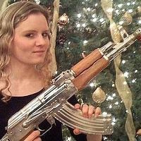 Senjata Saddam Hussein Dipermainkan di Facebook