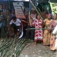 Pedagang Pasar Babat Siapkan Bambu Runcing Tolak Penggusuran