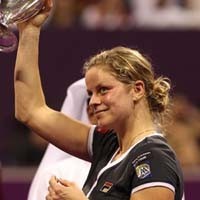 Tekuk Wozniacki, Clijsters Juara