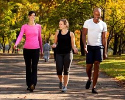 Jalan Pagi Mengurangi Risiko Pikun