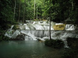 Air Terjun Moramo