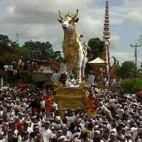 Ribuan Orang Hadiri Ngaben Raja Puri Peliatan Ubud