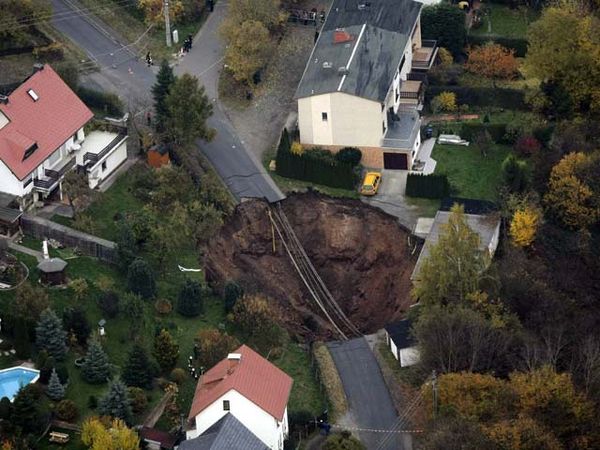 Lubang Menganga di Pemukiman Jerman