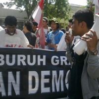 Buruh dari Bandung Siap Kepung Istana Pada 10 November
