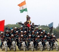 Tentara India Cetak Rekor Naik Motor Terbanyak