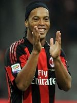 Bos Milan Ingin Pertahankan Dinho