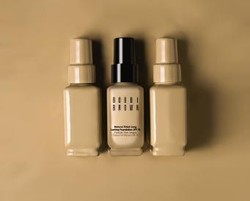 Riasan Makin Sempurna dengan Foundation Bobbi Brown