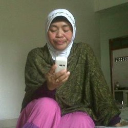 Istri Ponimin Digendong Tim SAR Saat Menyelamatkan Diri