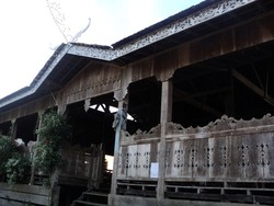 Lamin, Sebuah Simbol Kemegahan Suku Dayak