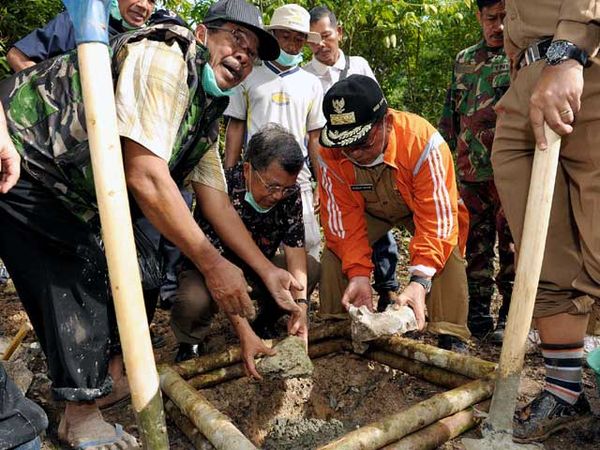 PMI Bangun Rumah Korban Tsunami
