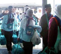 Kloter Haji Solo Diterbangkan Lewat Surabaya  