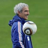 Domenech Tuntut Kompensasi Rp 36 M