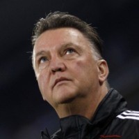 Hoeness Mengkritik, Van Gaal Sebal