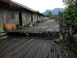 Saham Long House (Rumah Betang Saham)