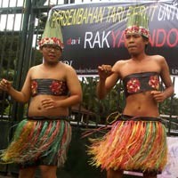 Protes Studi Banding, Demonstran Tari Perut di Depan DPR