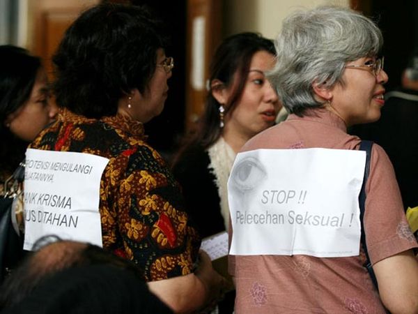 Aktivis Perempuan Dukung Korban Anand Khrisna