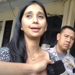 Ayu Azhari Laporkan Anak ke Polisi