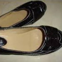 Menukarkan Sepatu Ifaria Butuh Waktu Lama