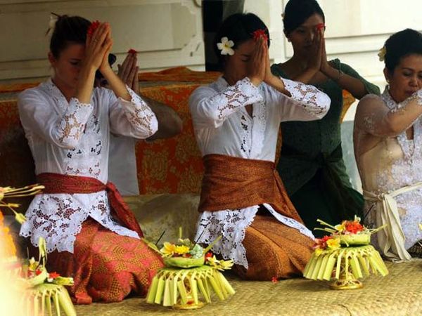 Sembayang Dulu Sebelum Tanding