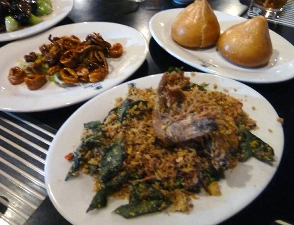 Seafood Segar Plus Santai di Pulau Dua