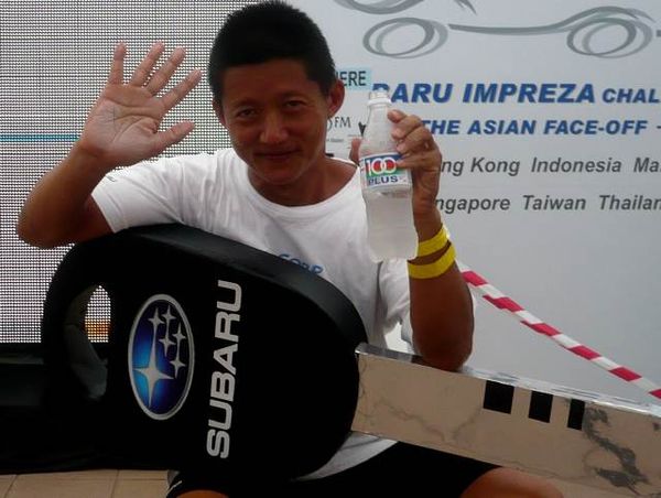 75 Jam Memegang Mobil Tanpa Henti