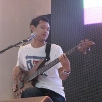 Bondan Prakoso and Fade 2 Black Panaskan Booth Yamaha