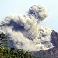 Kali Code Hampir Meluap, Pasar Beringharjo Bubar