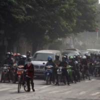 Hujan Pasir di Kota Yogya Masih Berlanjut, Daun-daun Layu