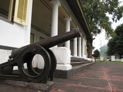 Kota Tua Neira