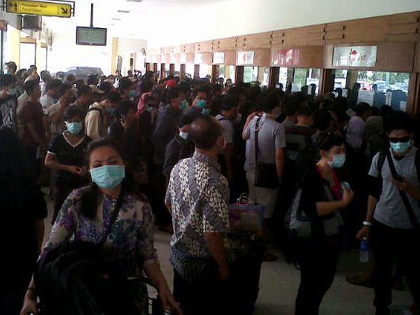 Bandara Adi Sutjipto Ditutup