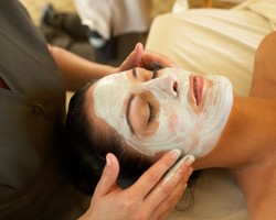 Seberapa Seringkah Anda Harus Facial?