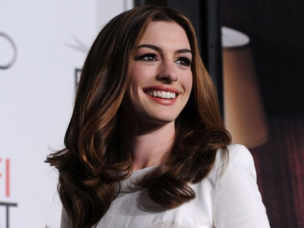 Anne Hathaway Rilis Film Baru