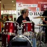 Kunto Lelang Satu Set Drum Untuk Korban Merapi dan Mentawai