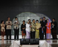  Jakarta Fashion Week 2010/2011 Hadir Lebih Megah