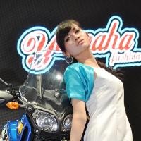 Pura-pura Bertanya Agar Bisa Mengobrol dengan SPG