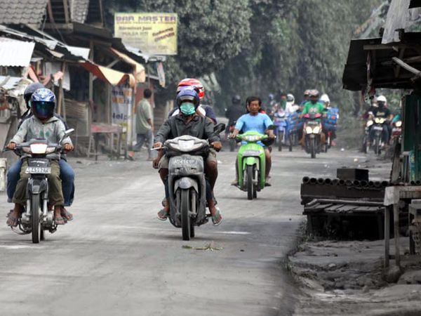 Merapi Berulah, Warga Kembali Mengungsi
