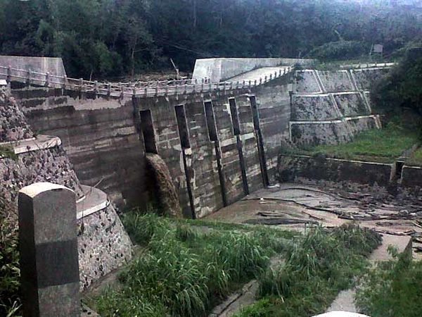 Jembatan Kali Kuning Dipenuhi Lahar Dingin 