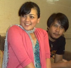 Nirina Zubir Senang Kembari Baju Anak