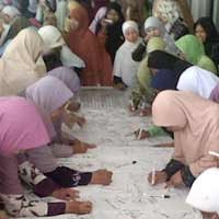 Muslimah HTI Tolak Kedatangan Obama